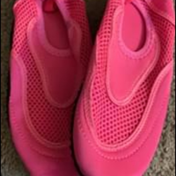 Water Shoes - Picture 4 of 4